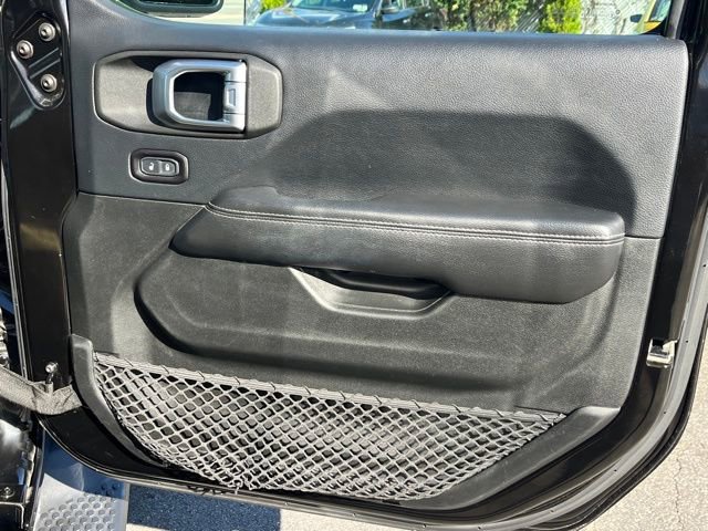 Used 2018 Jeep Wrangler Unlimited Sahara w/ Dual Top Group image 17