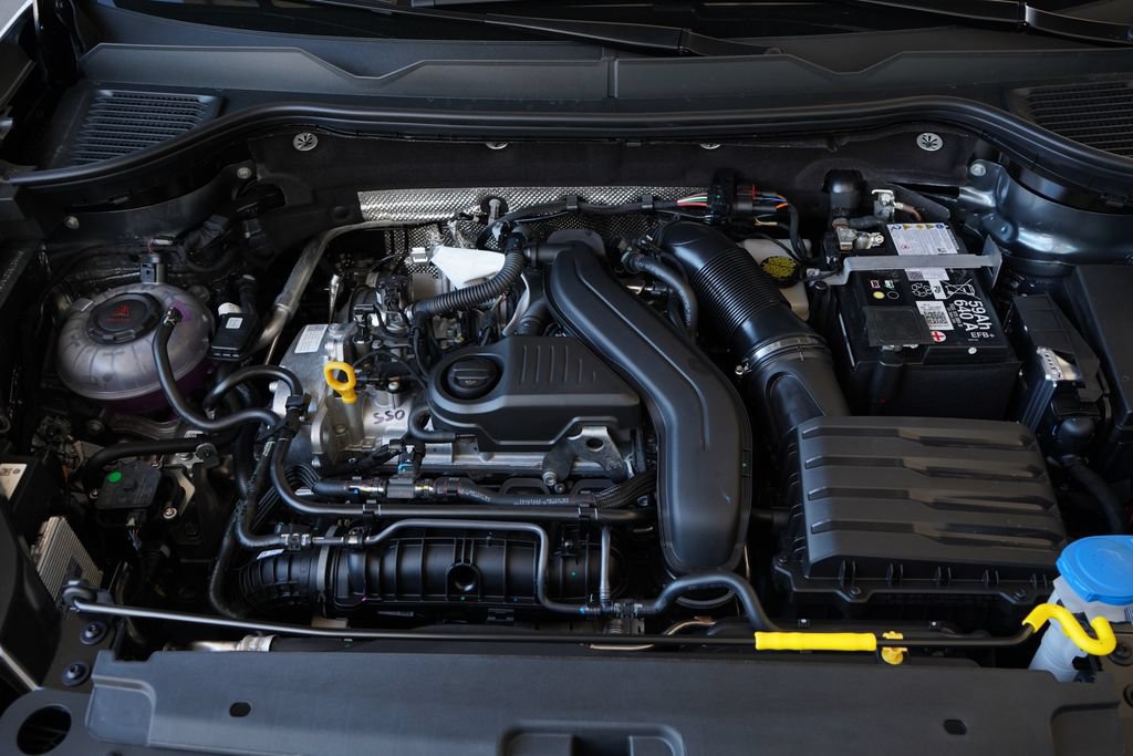 New 2026 Volkswagen Taos SE FWD image 12