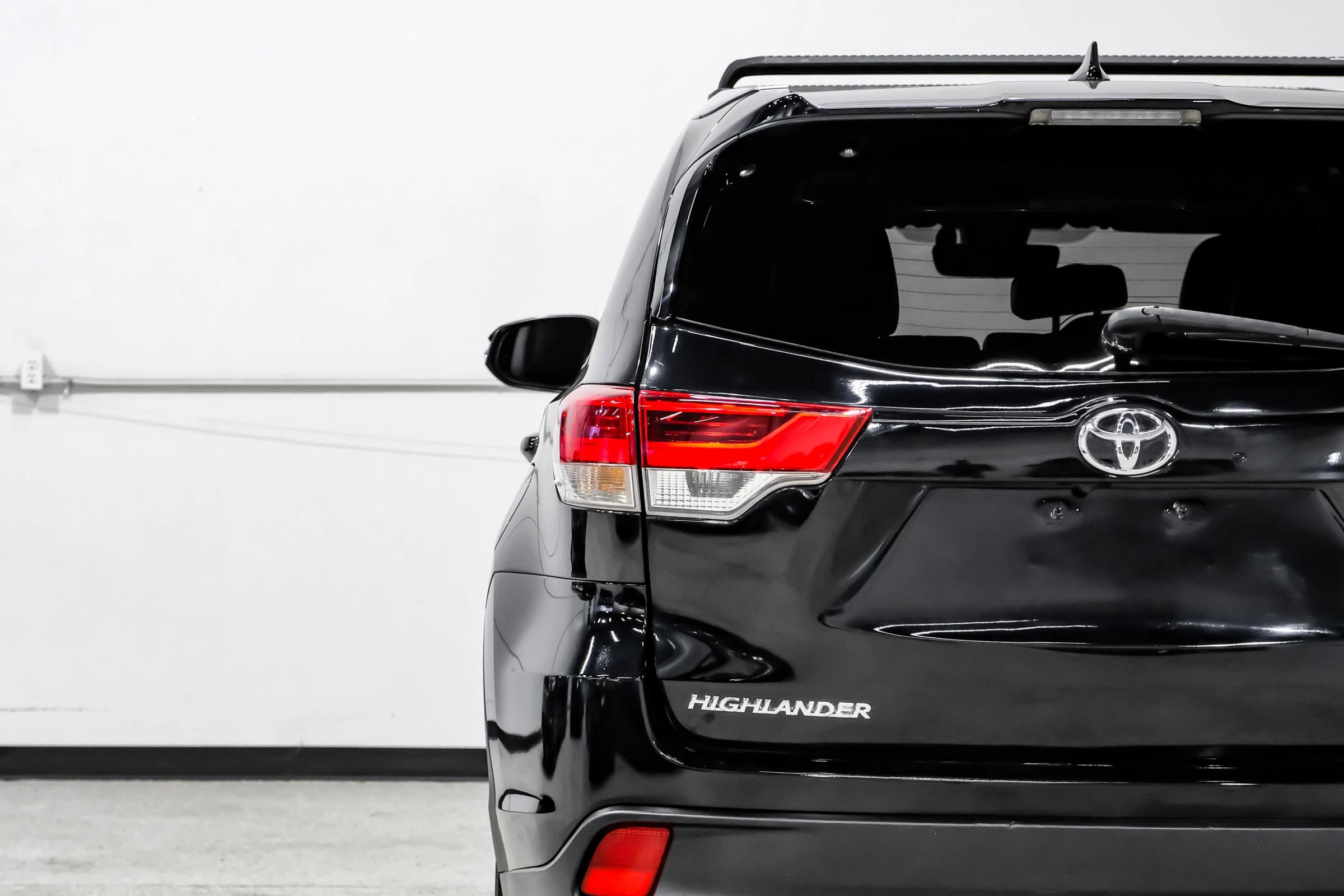 Used 2019 Toyota Highlander XLE FWD image 47