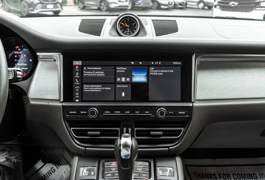 Used 2021 Porsche Macan GTS AWD/4WD image 19