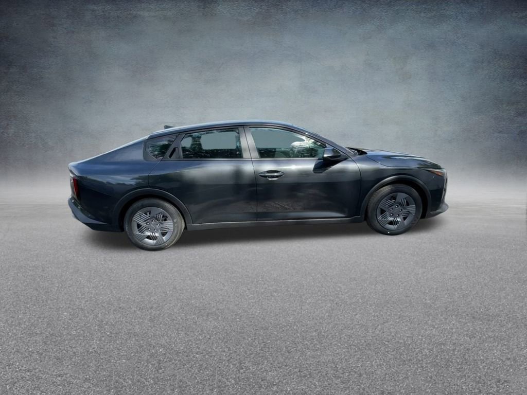 Used 2025 Kia K4 LX image 27