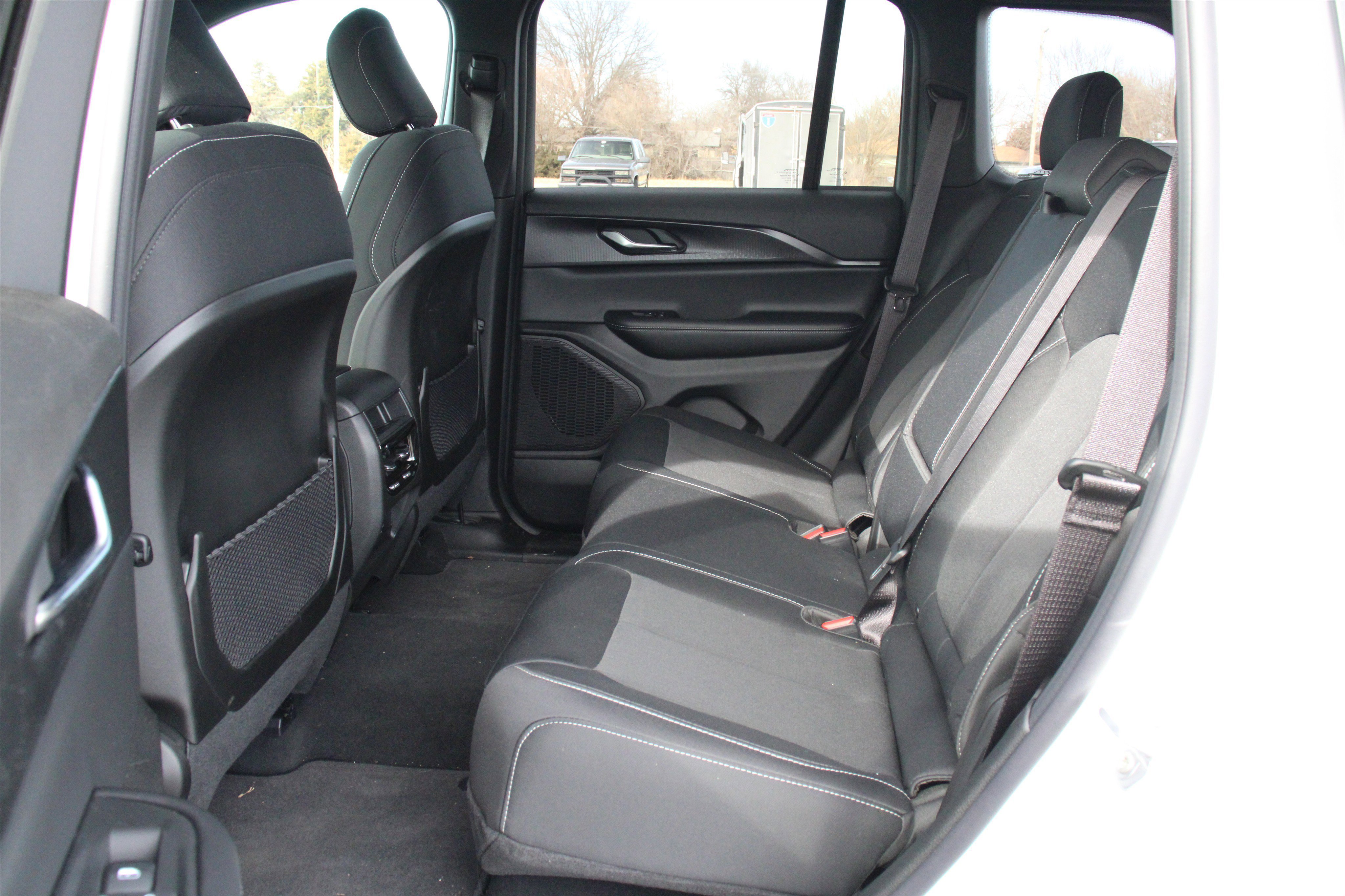 New 2025 Jeep Grand Cherokee Laredo w/ MOPAR Finishing Package image 20