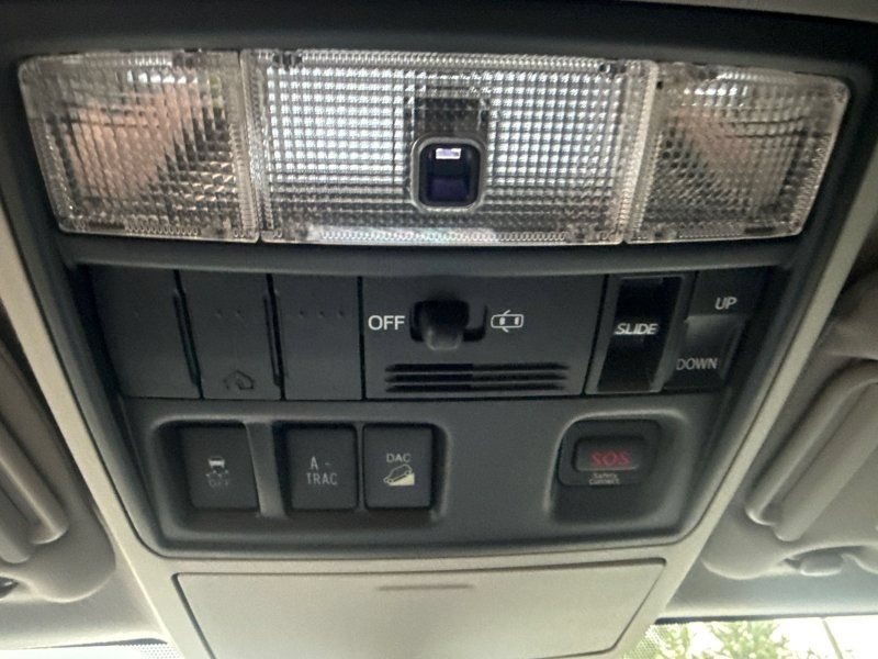 Used 2011 Toyota 4Runner Limited AWD/4WD image 30