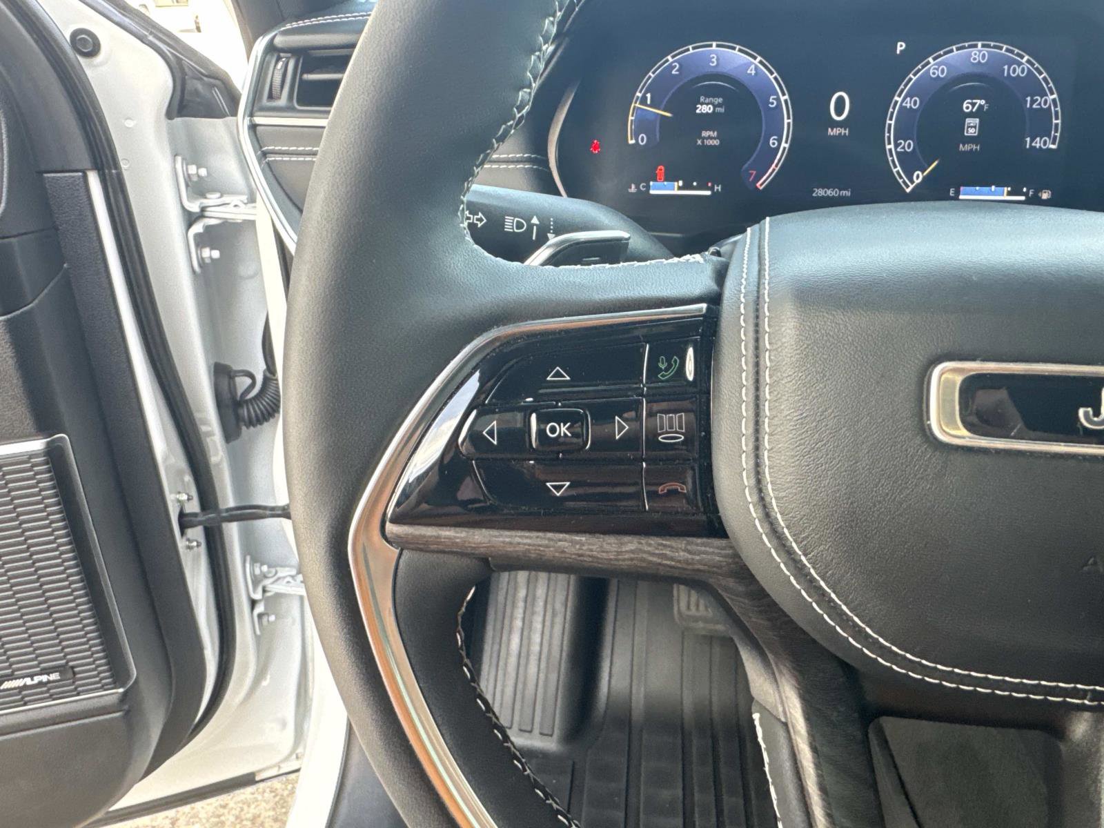 Used 2023 Jeep Grand Cherokee L Overland image 23