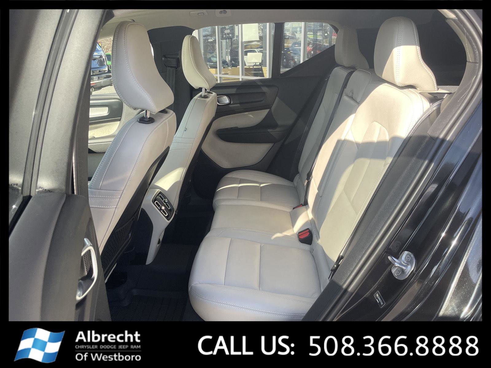 Used 2024 Volvo XC40 B5 Ultimate w/ Climate Package AWD/4WD image 13