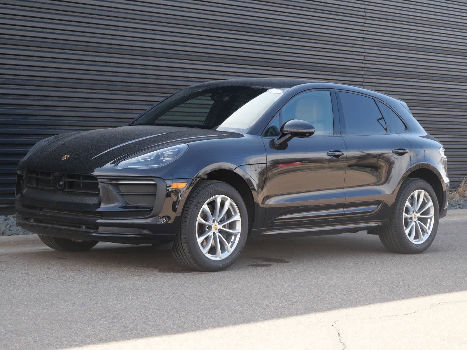 Certified 2024 Porsche Macan AWD/4WD image 1