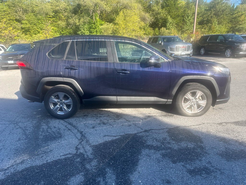 Used 2023 Toyota RAV4 XLE AWD/4WD image 4