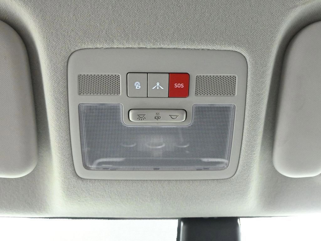 Used 2023 Hyundai Venue Limited w/ Cargo Package image 13