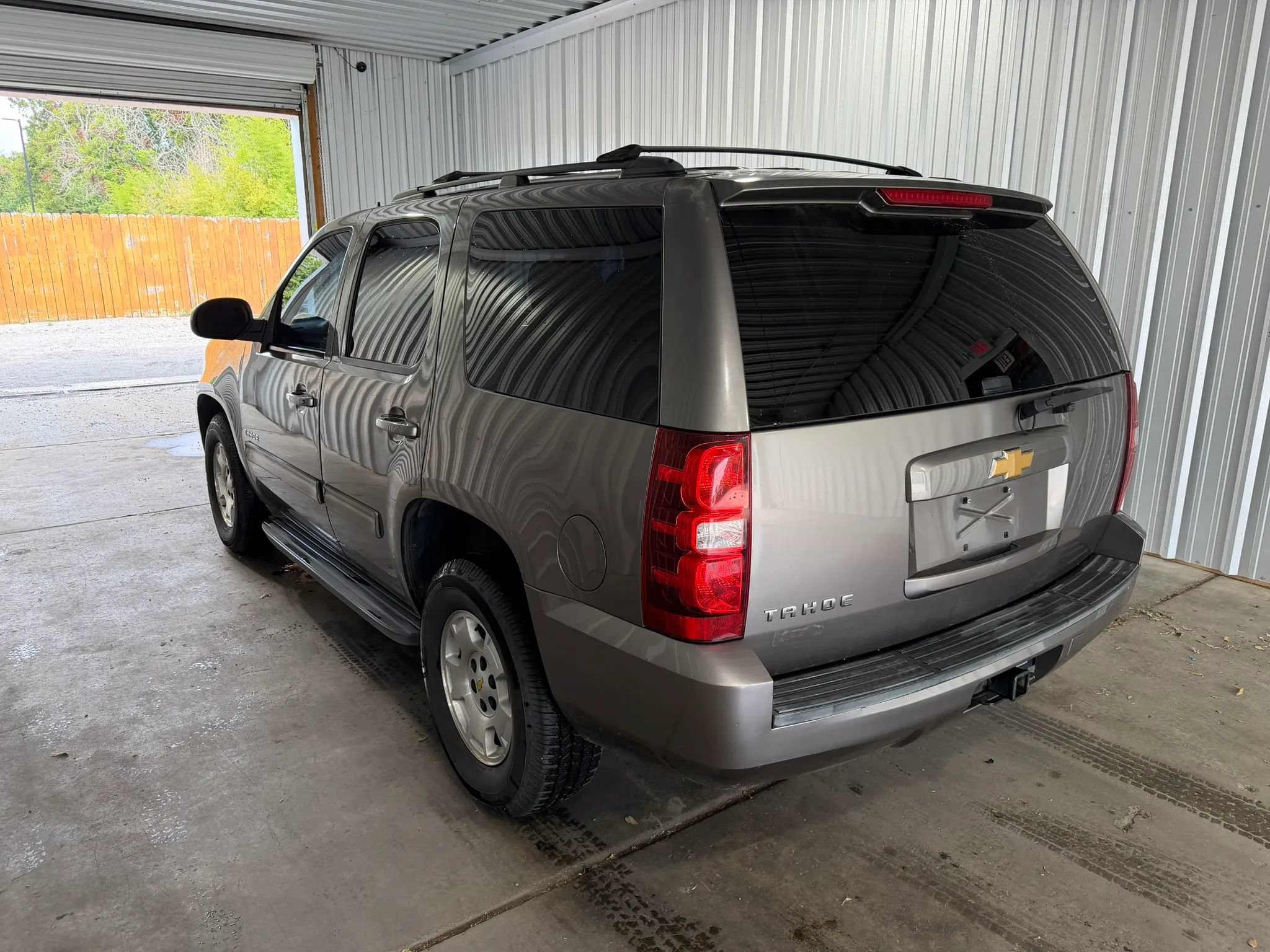 Used 2013 Chevrolet Tahoe LS RWD image 2