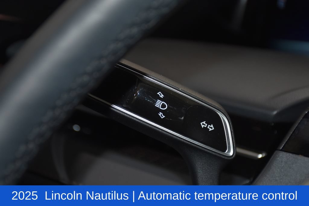 Used 2025 Lincoln Nautilus Reserve w/ Jet Appearance Package AWD/4WD image 10