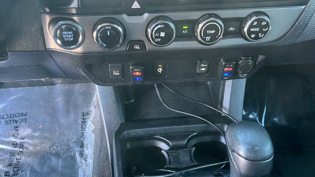 Used 2016 Toyota Tacoma TRD Off-Road w/ Towing Package AWD/4WD image 13