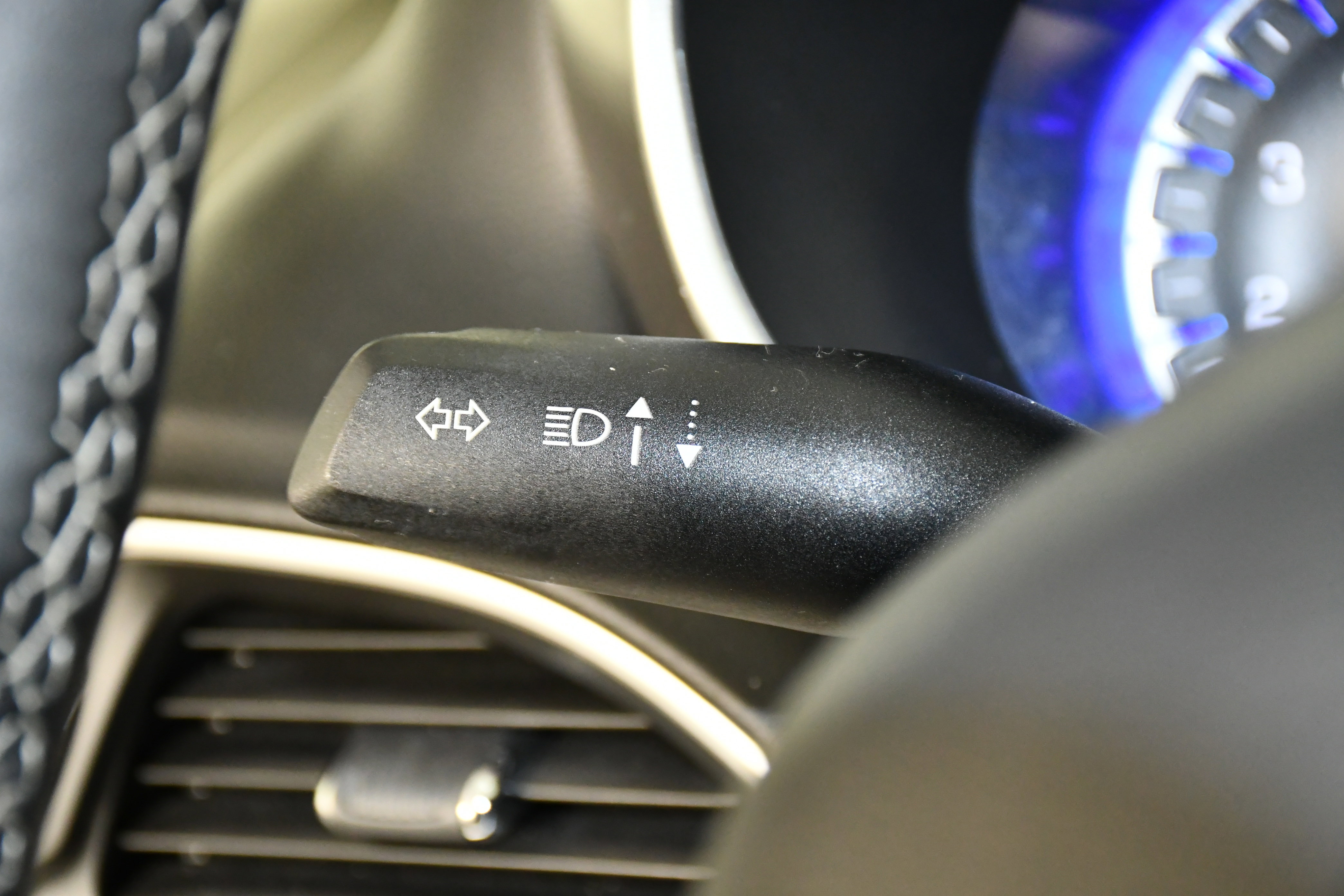 Used 2024 Chrysler Pacifica Touring-L image 22