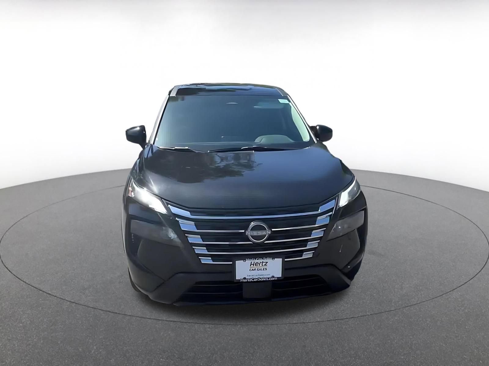 Used 2025 Nissan Rogue SV image 4