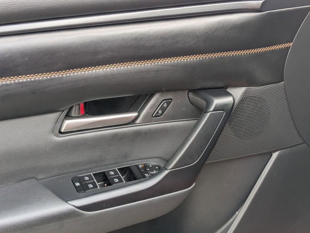 Used 2025 MAZDA CX-50 AWD 2.5 Hybrid w/ Premium Pkg image 13