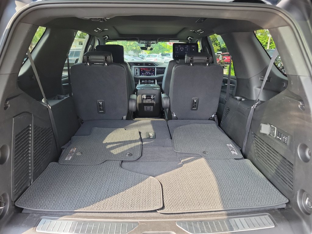 Used 2021 GMC Yukon Denali w/ Denali Premium Package RWD image 10