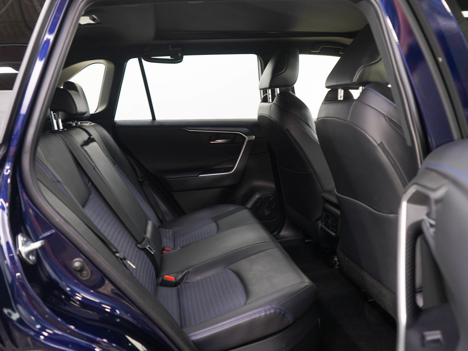 Used 2020 Toyota RAV4 XSE AWD/4WD image 12