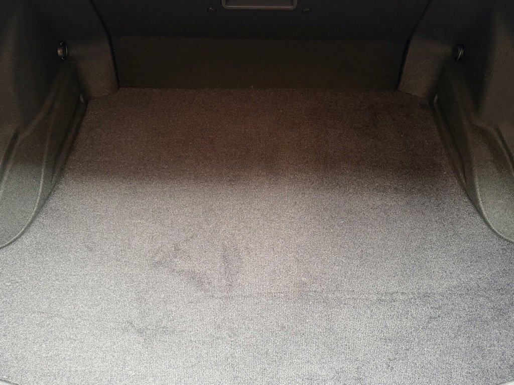 Used 2024 Nissan GT-R Premium w/ Premium Interior Package image 25