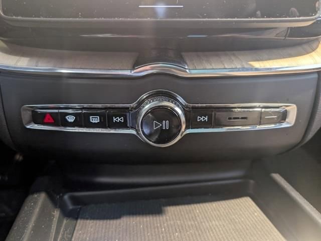 Used 2026 Volvo XC60 B5 Plus w/ Climate Package image 21