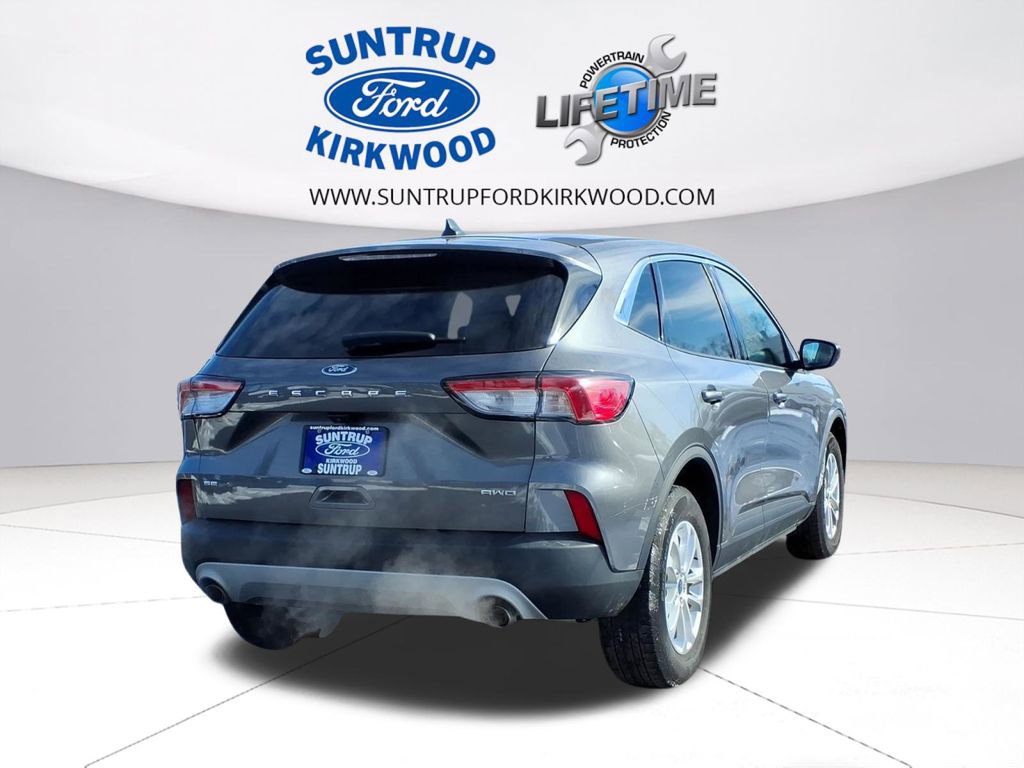 Used 2022 Ford Escape SE w/ Convenience Package image 3
