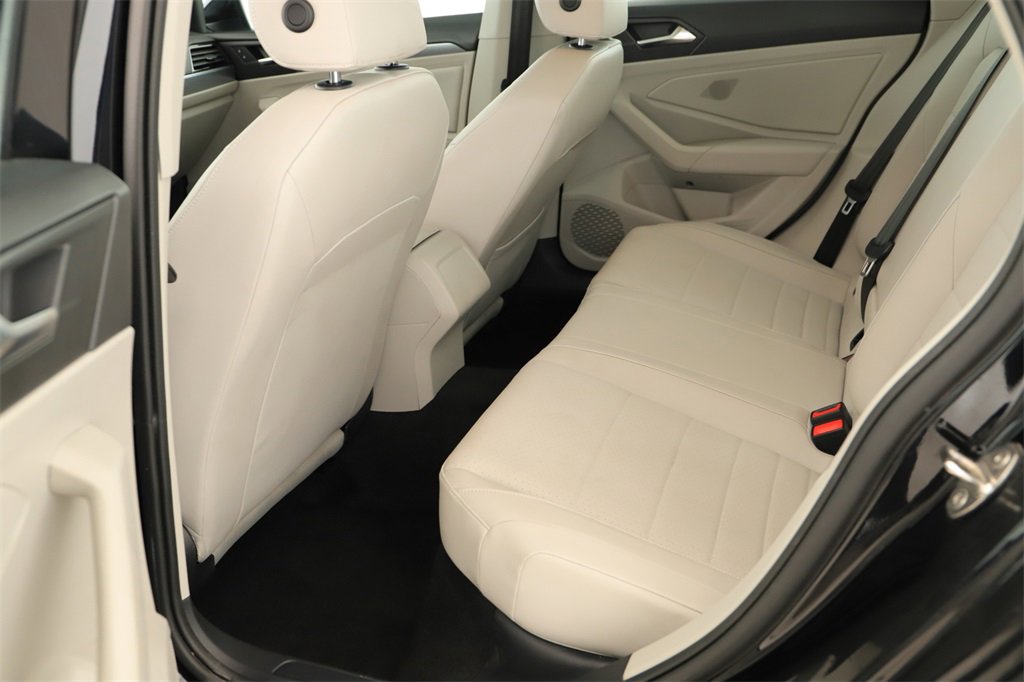 Used 2023 Volkswagen Jetta SE image 27