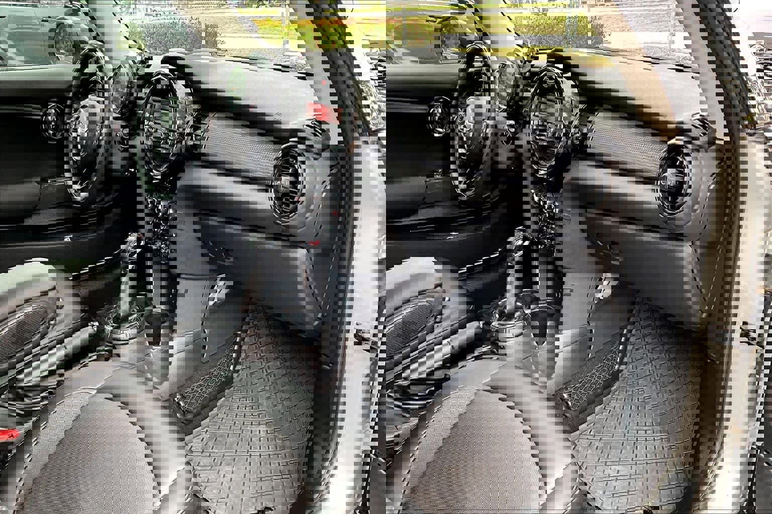 Used 2016 MINI Cooper 2-Door Hardtop image 19