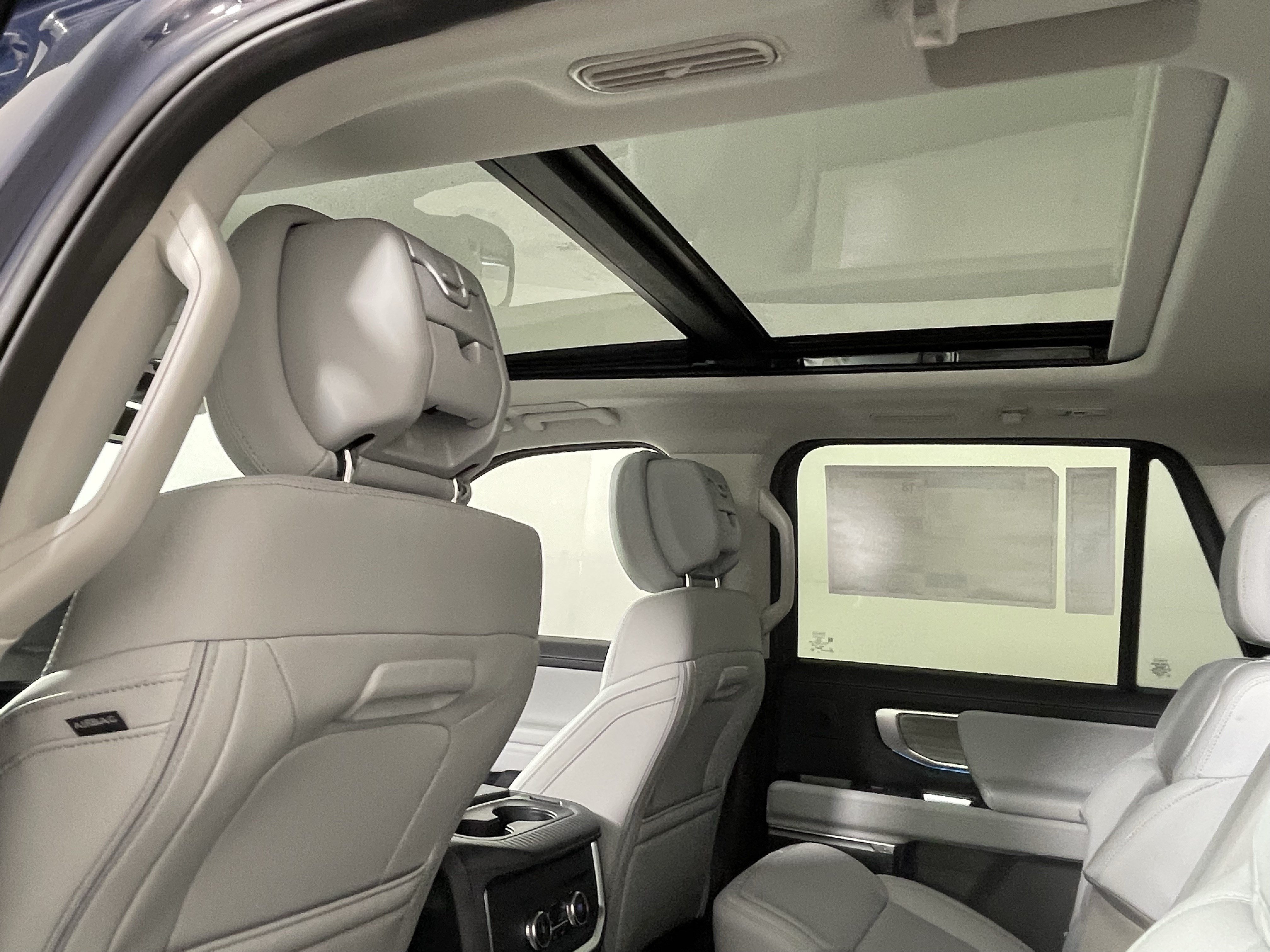 New 2027 Ford Expedition Platinum AWD/4WD image 16