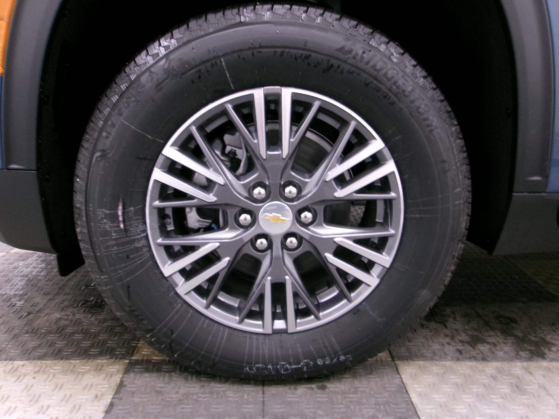 New 2026 Chevrolet Traverse LT w/ Driver Confidence Package image 17