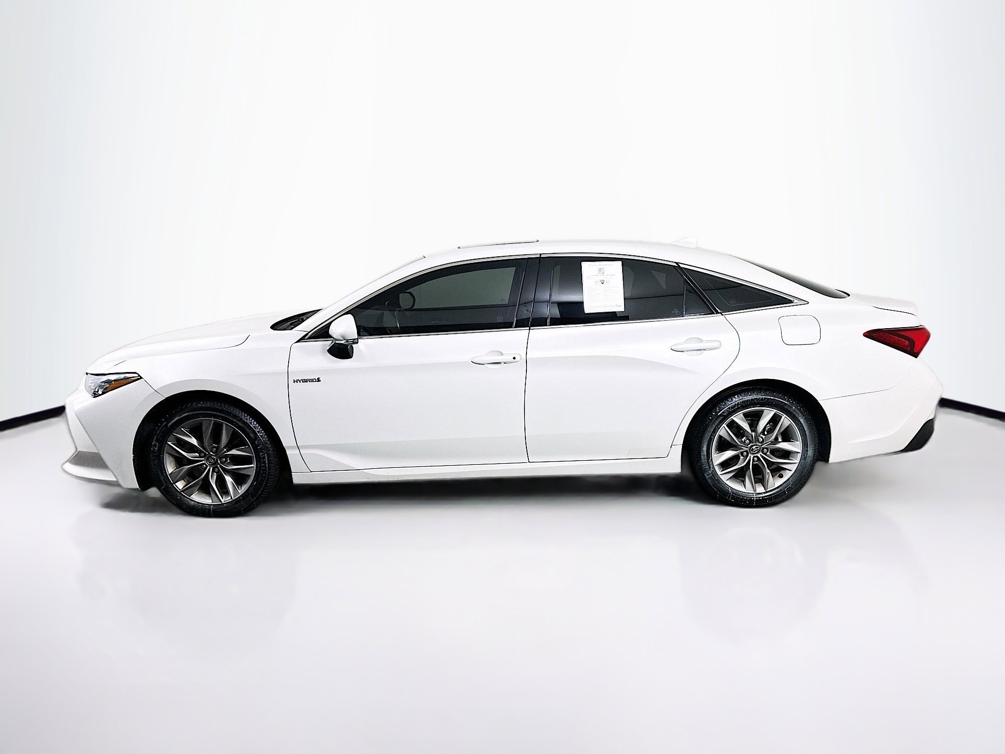 Used 2019 Toyota Avalon XLE w/ Moonroof Package FWD image 4