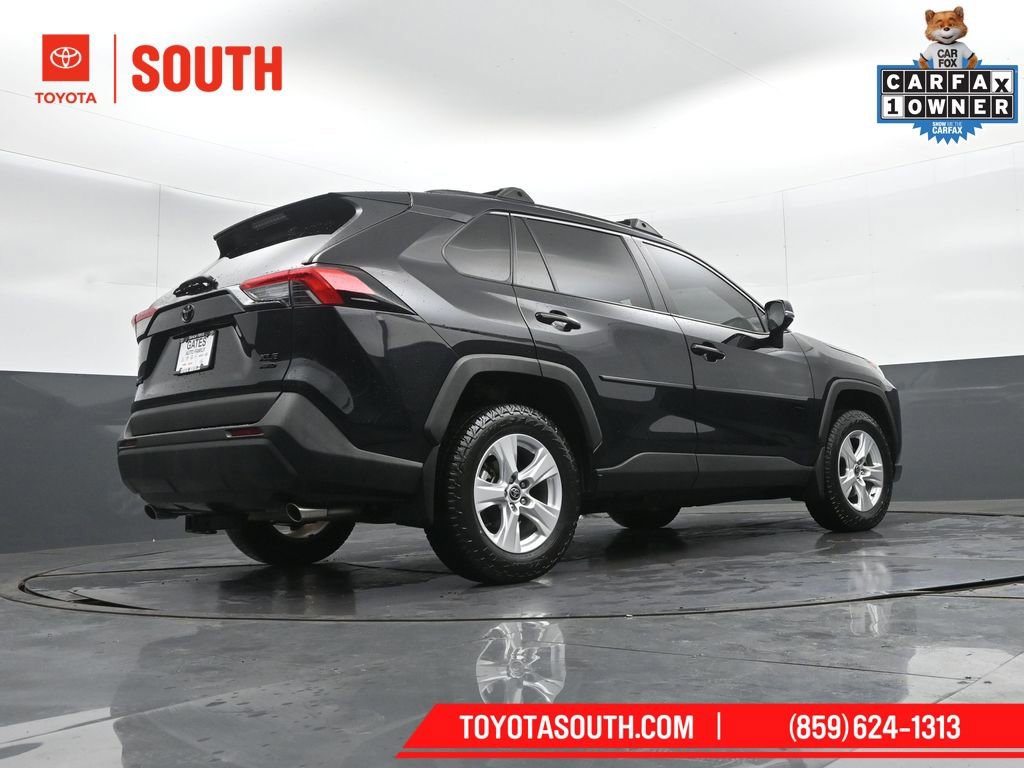 Used 2021 Toyota RAV4 XLE w/ Convenience Package image 32