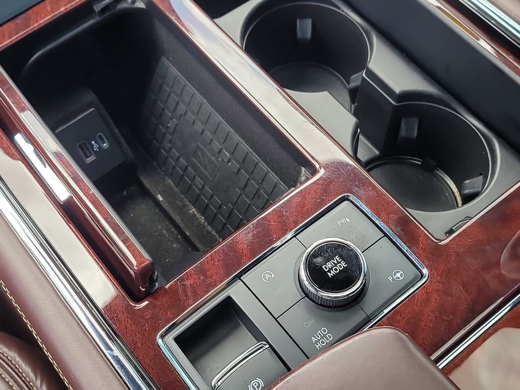 Used 2020 Lincoln Navigator Black Label w/ Cargo Convenience Package AWD/4WD image 28