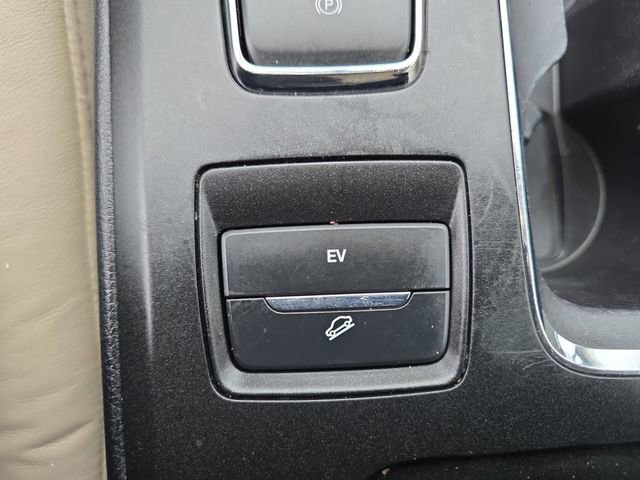 Used 2017 Ford Fusion Energi SE FWD image 30