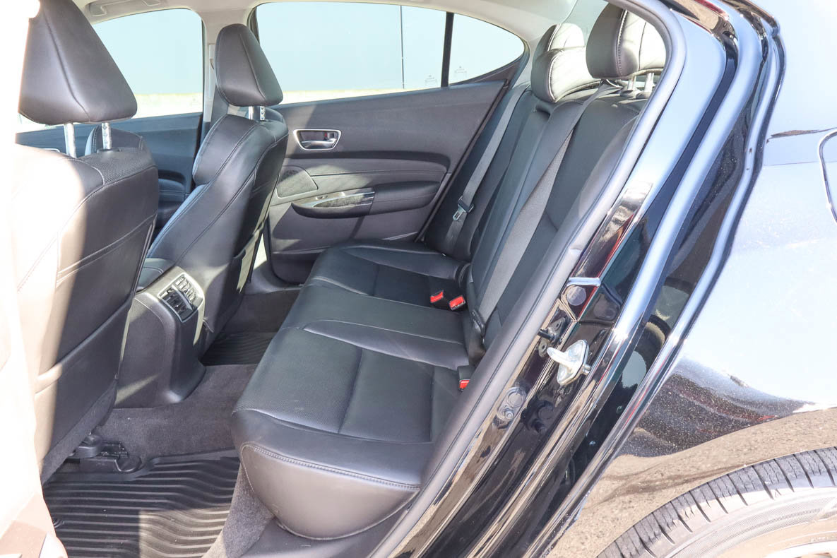 Used 2018 Acura TLX w/ Technology Package FWD image 9