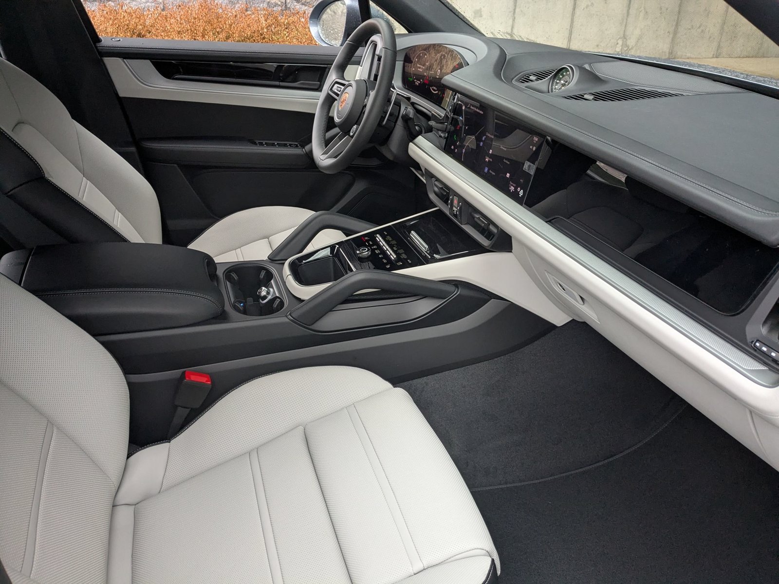 New 2026 Porsche Cayenne Coupe AWD/4WD image 27