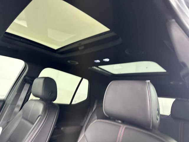 Used 2023 Chevrolet Traverse RS image 12