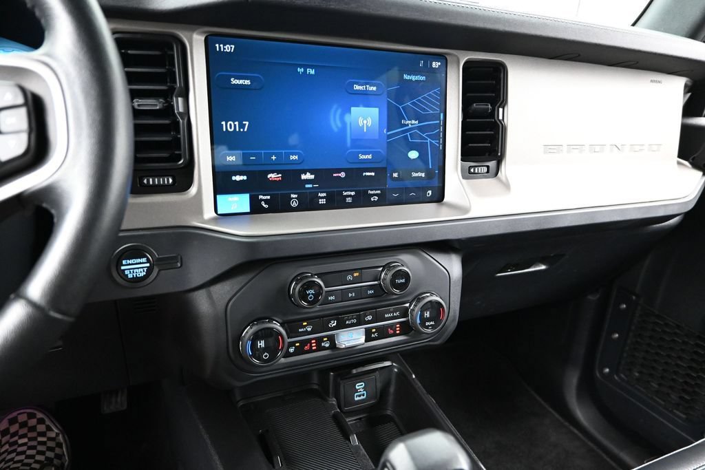 Used 2025 Ford Bronco Outer Banks AWD/4WD image 32