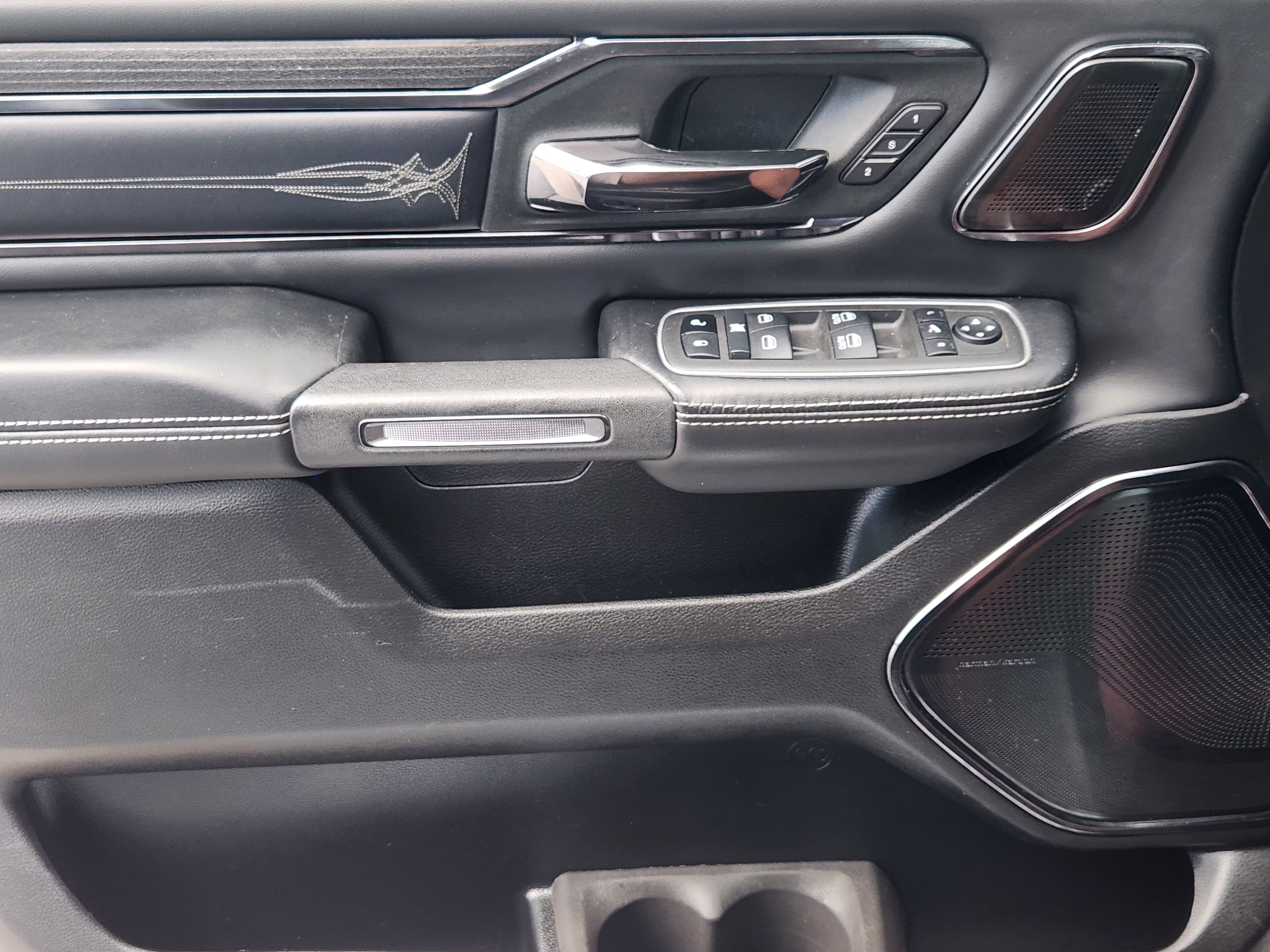 Used 2022 RAM 1500 Limited w/ Night Edition RWD image 25