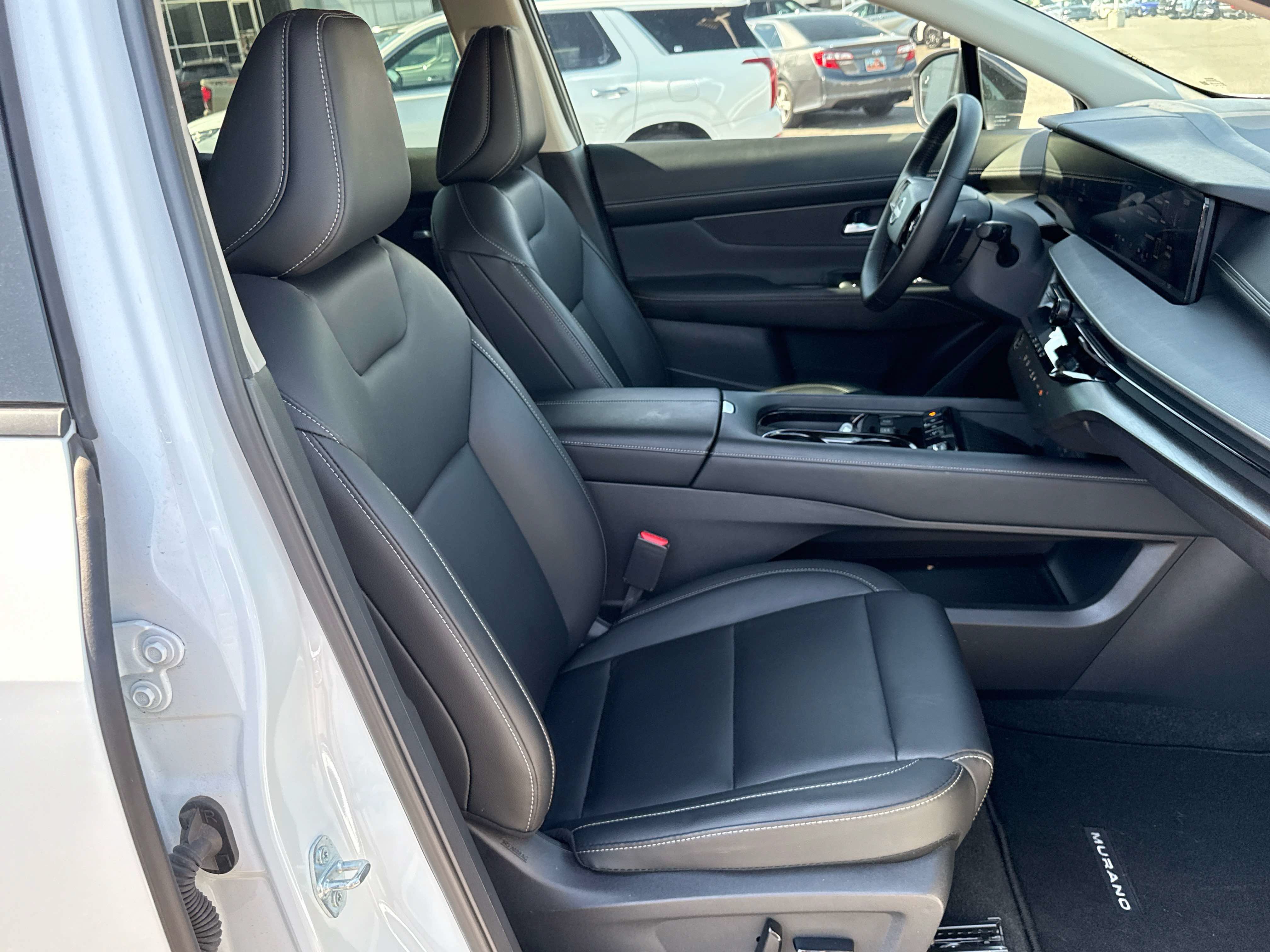 Used 2025 Nissan Murano SV AWD/4WD image 17