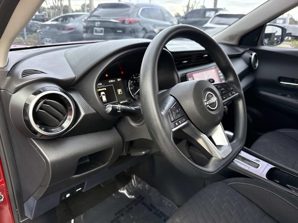 Used 2022 Nissan Kicks SV FWD image 22