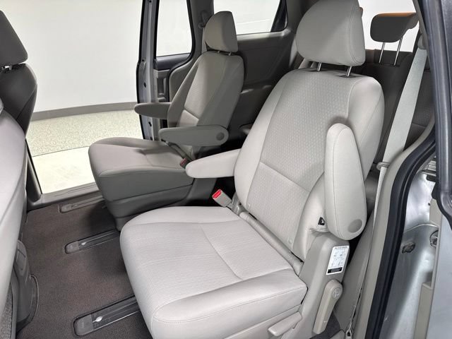 Used 2018 Kia Sedona L FWD image 23