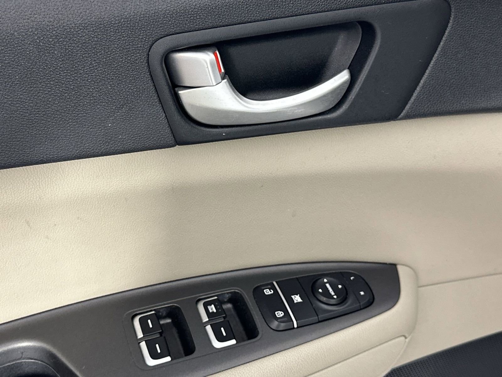 Used 2017 Kia Optima LX image 17