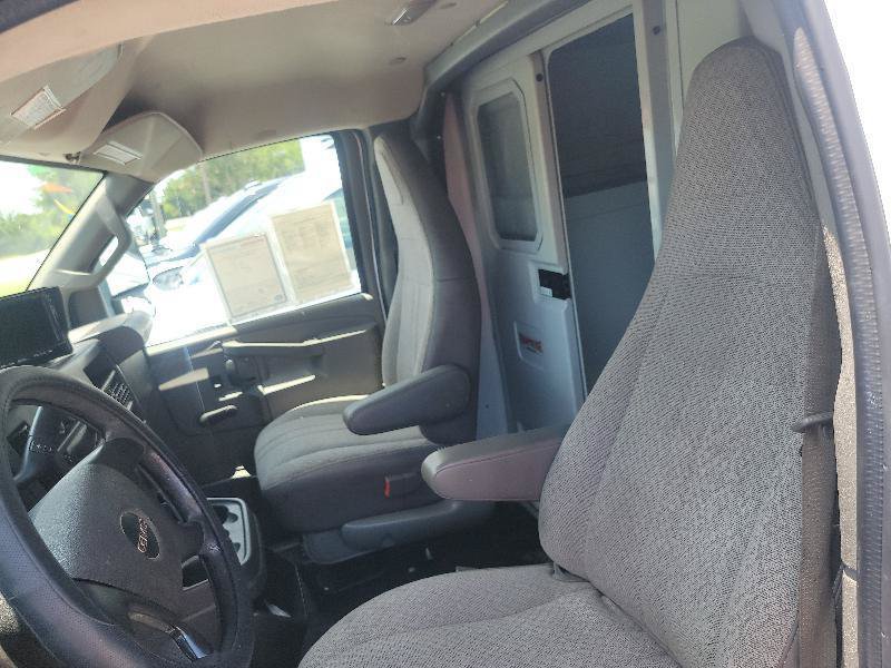 Used 2016 GMC Savana 3500 RWD image 9
