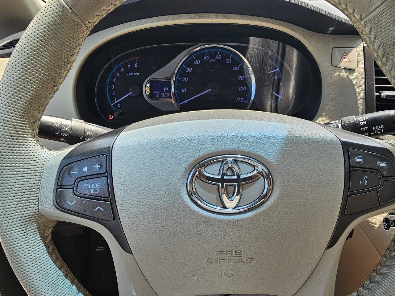 Used 2014 Toyota Sienna XLE w/ Entertainment Package FWD image 15