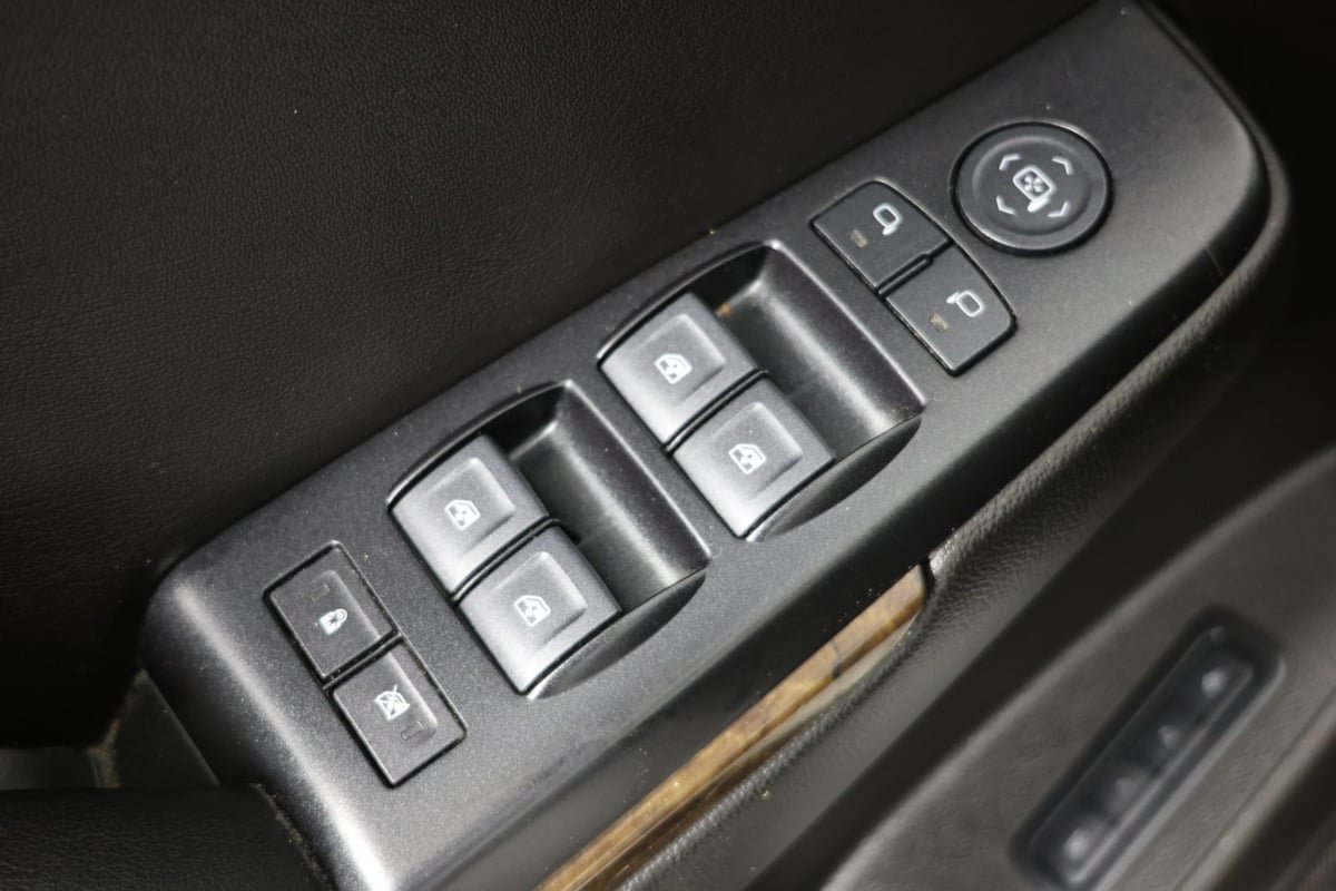 Used 2019 Chevrolet Suburban LT AWD/4WD image 22
