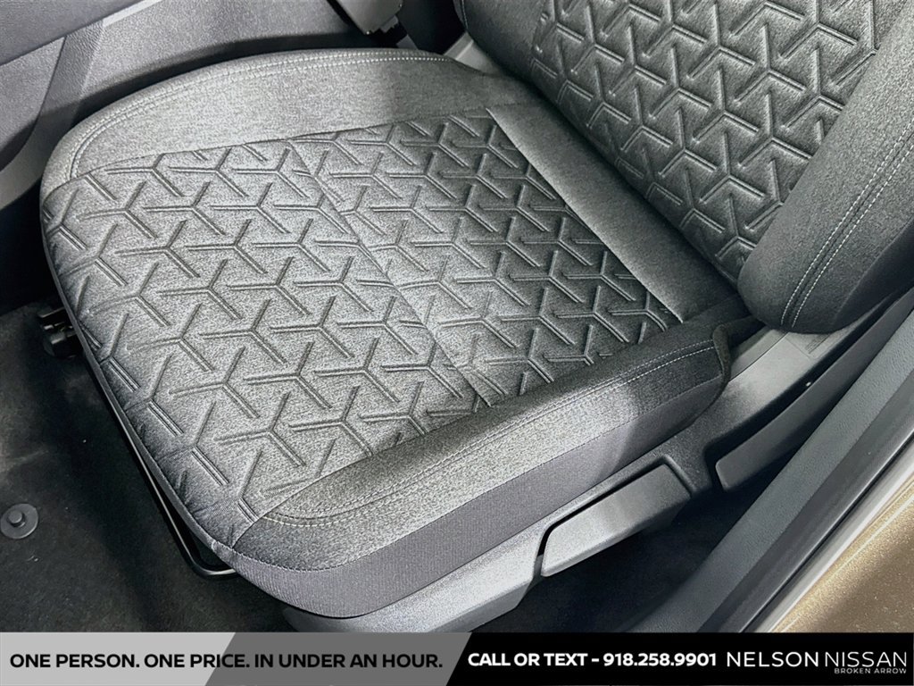 New 2027 Nissan Kicks SV w/ Cold Weather Package FWD image 18