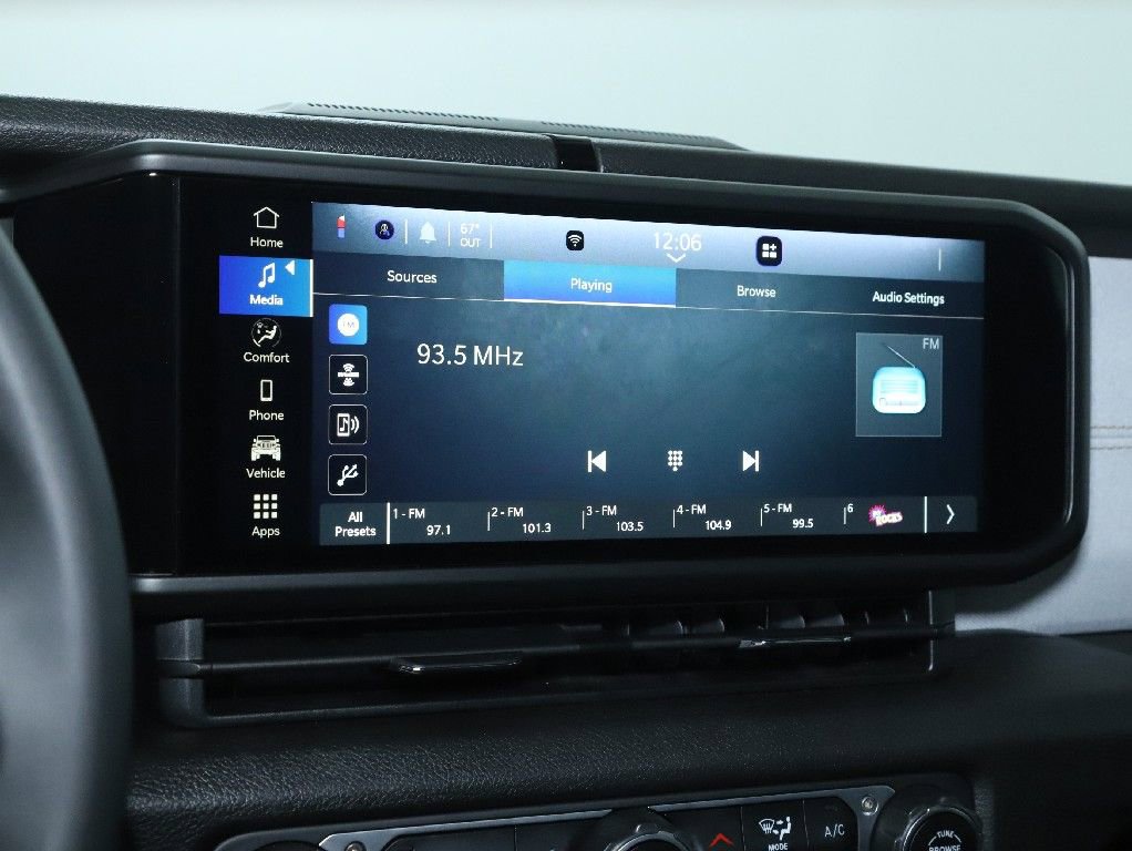 Used 2025 Jeep Wrangler Sport S image 25