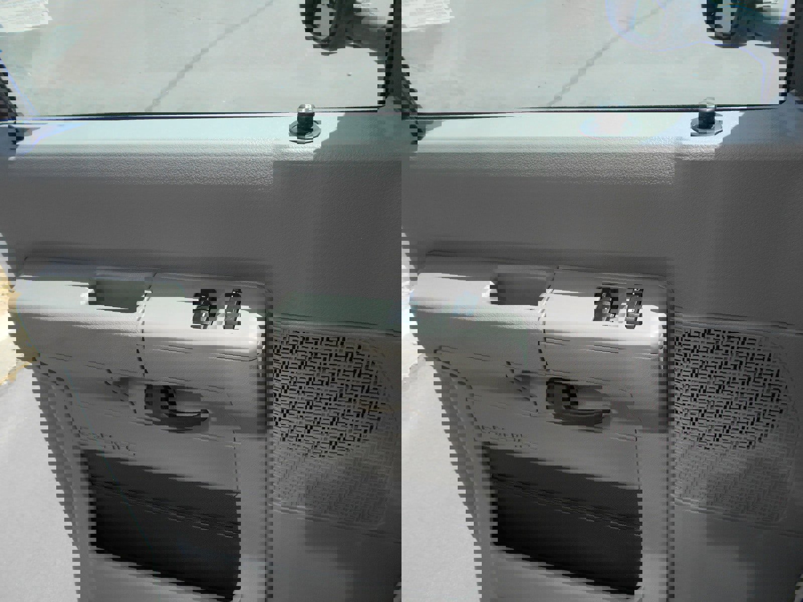 Used 2024 Ford E-350 and Econoline 350 Super Duty w/ Driver's Safety Package image 5