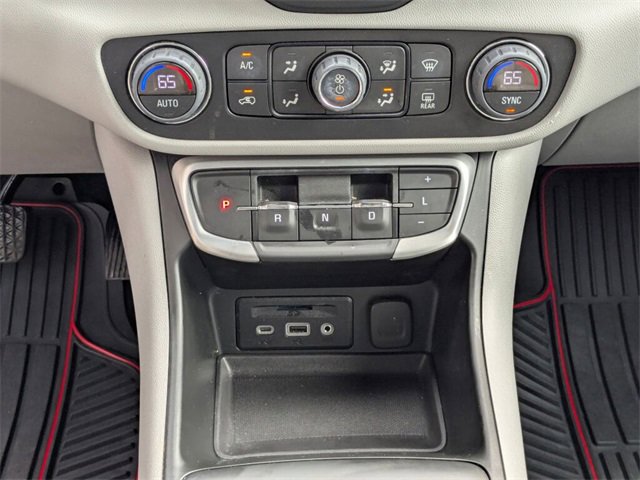 Used 2022 GMC Terrain SLT image 16