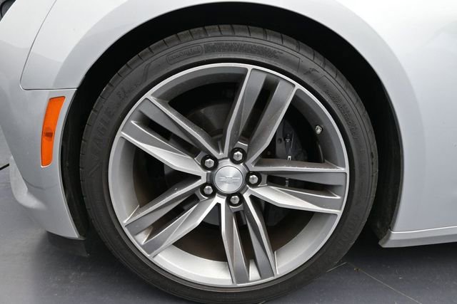 Used 2018 Chevrolet Camaro SS RWD image 25