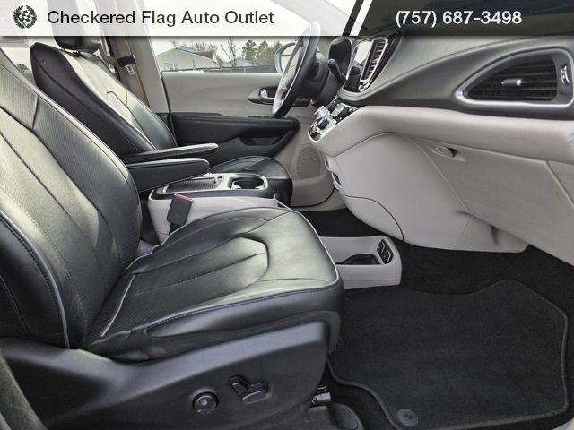 Used 2018 Chrysler Pacifica Limited image 43