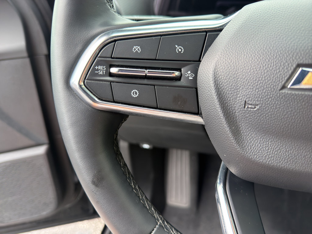 Used 2025 Chevrolet Equinox LT FWD image 13